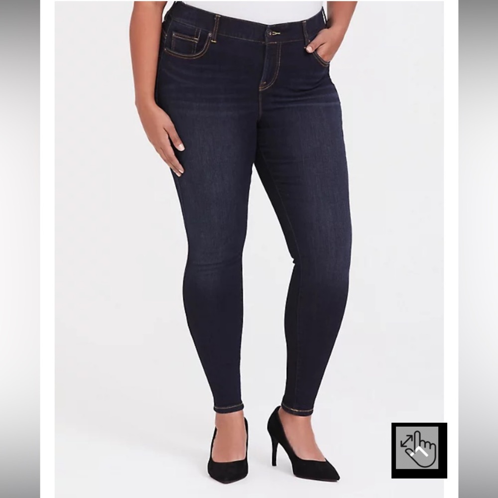 Torrid Bombshell skinny jeans denim 26 plus size NWT